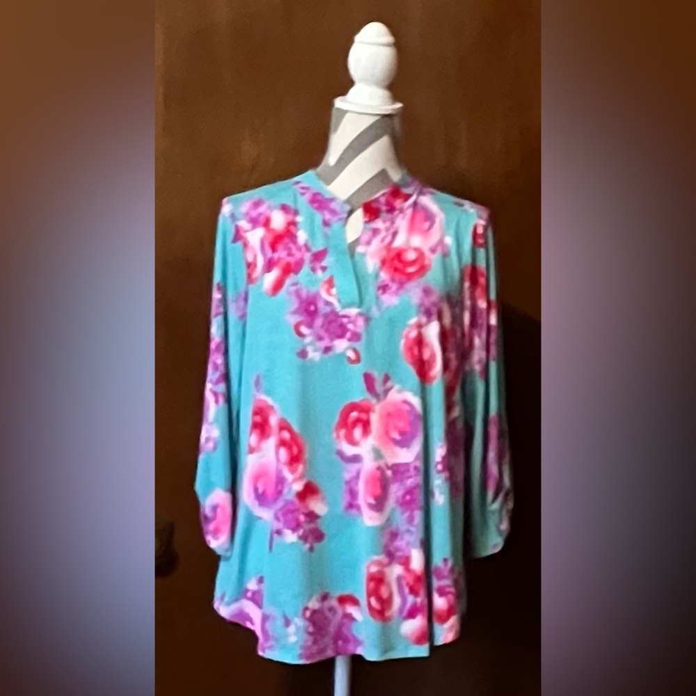 NWT Dear Scarlett Lizzy 3/4 Sleeve Top